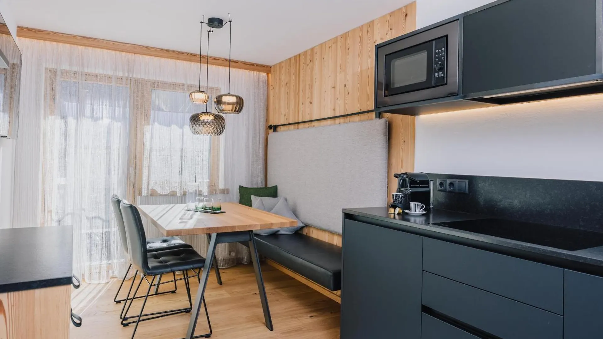 Alpinlounge Raetia Appartements Ischgl