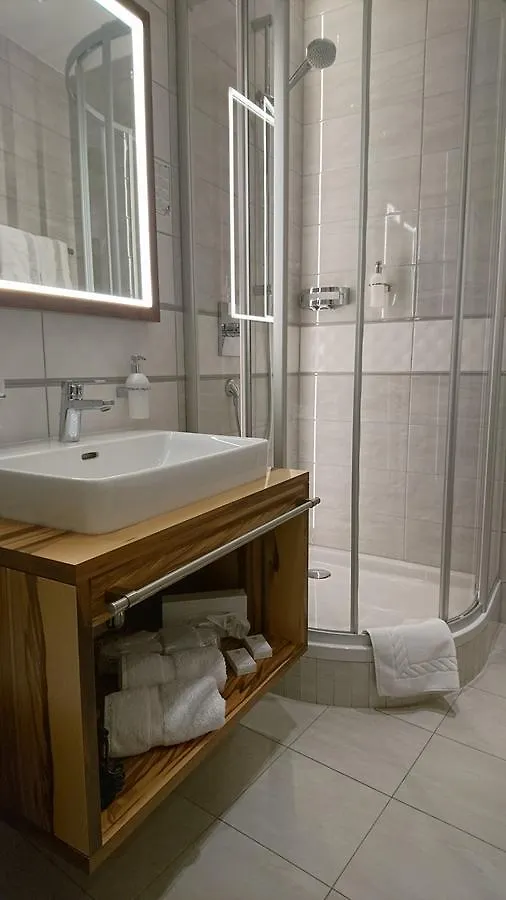 Alpinlounge Raetia Appartements Ischgl